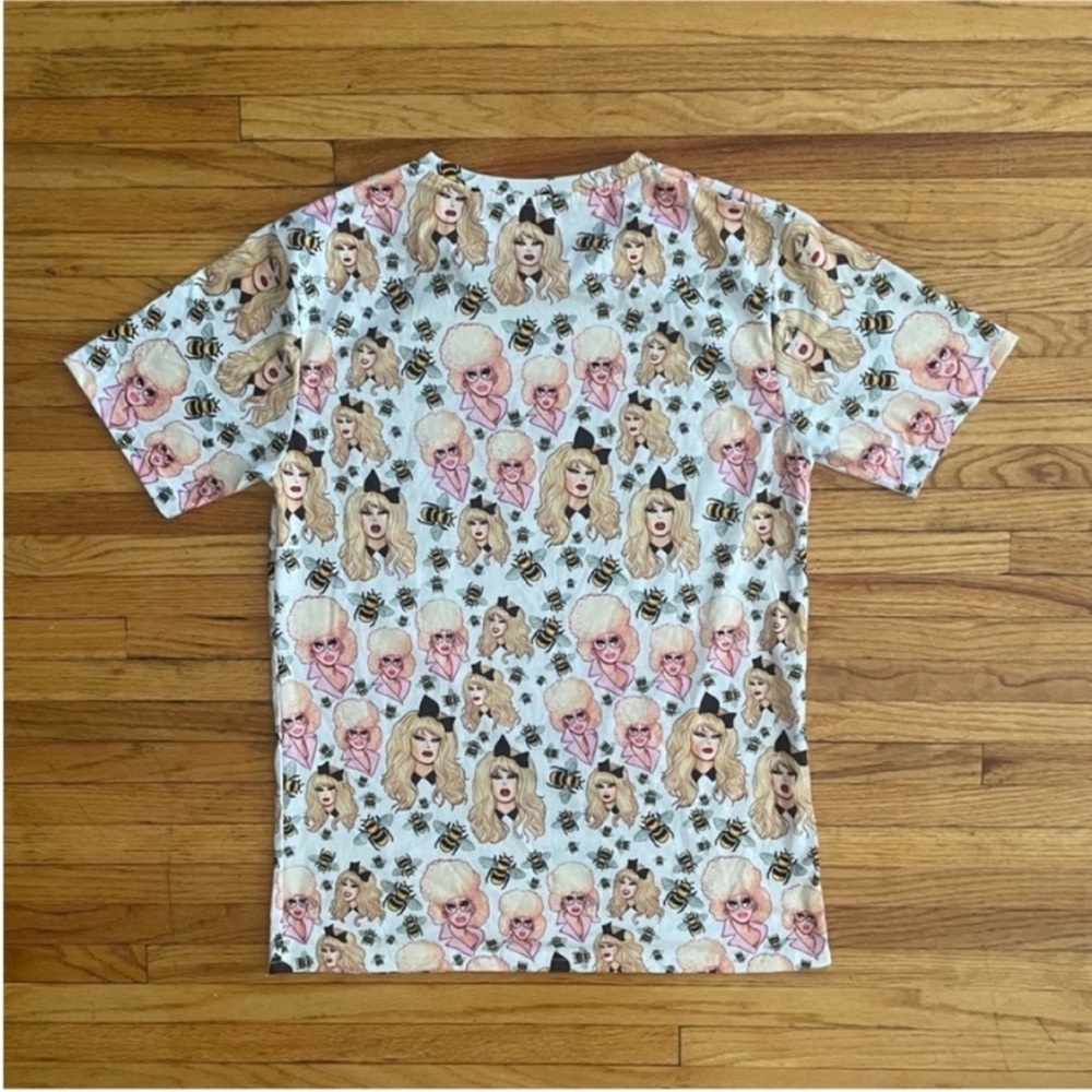 Drag Queen Merch Trixie & Katya Bees T-Shirt - Picture 5 of 7